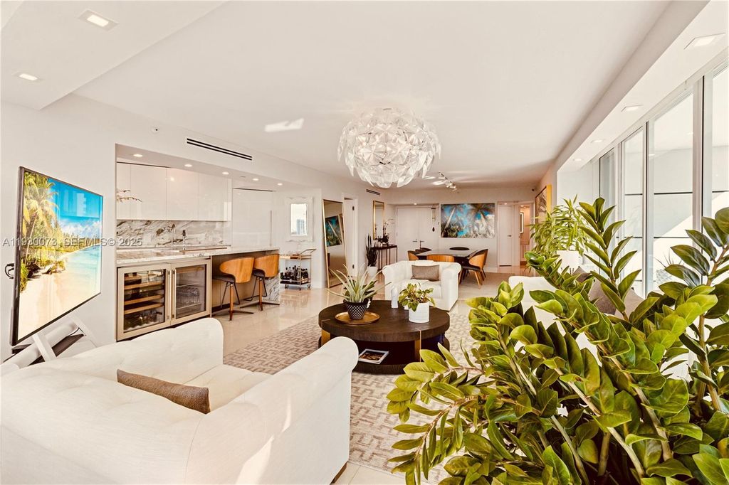 Image 3 of property listing at 2127 Brickell Ave 1505, Miami, FL 33129