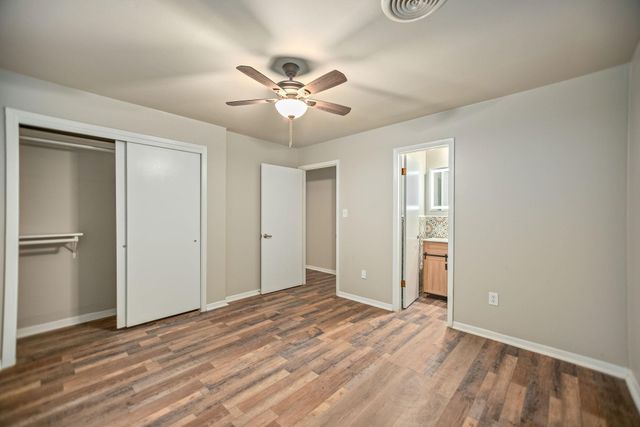 1105 W Saint Louis Avenue, Seadrift, TX 77983