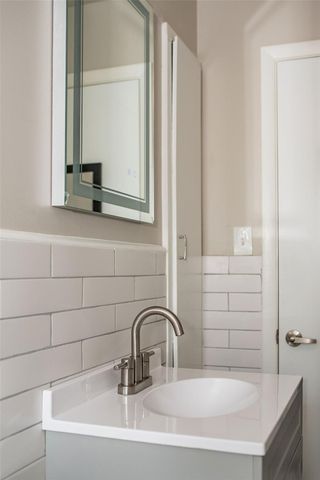 1105 W Saint Louis Avenue, Seadrift, TX 77983