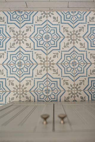 1105 W Saint Louis Avenue, Seadrift, TX 77983