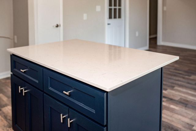 1105 W Saint Louis Avenue, Seadrift, TX 77983