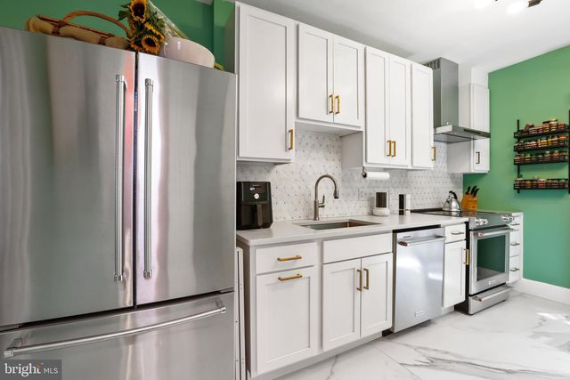 1215 33RD ST NW, Washington, DC 20007