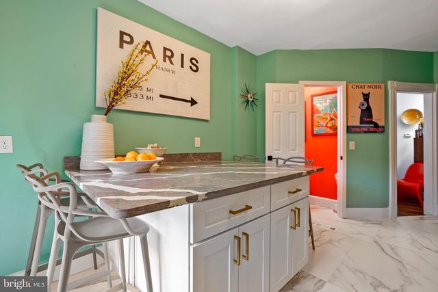 1215 33RD ST NW, Washington, DC 20007