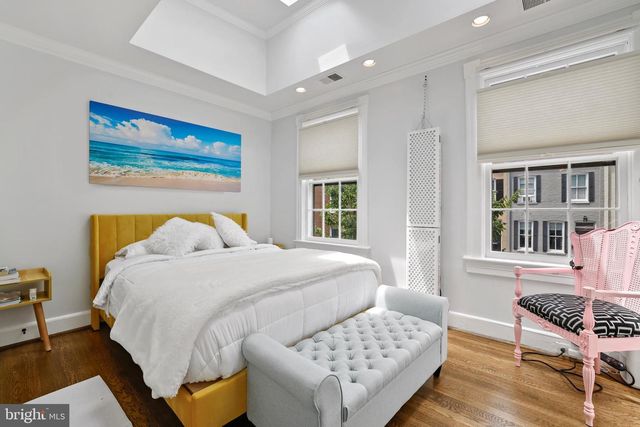 1215 33RD ST NW, Washington, DC 20007