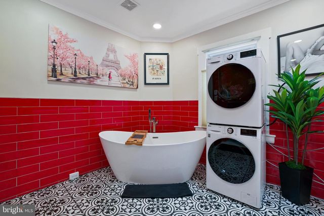 1215 33RD ST NW, Washington, DC 20007