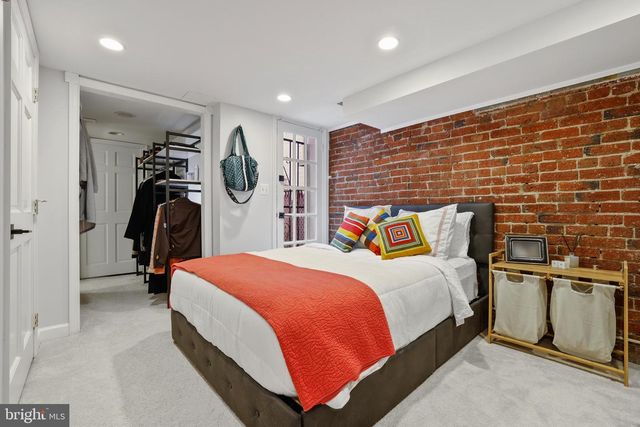 1215 33RD ST NW, Washington, DC 20007