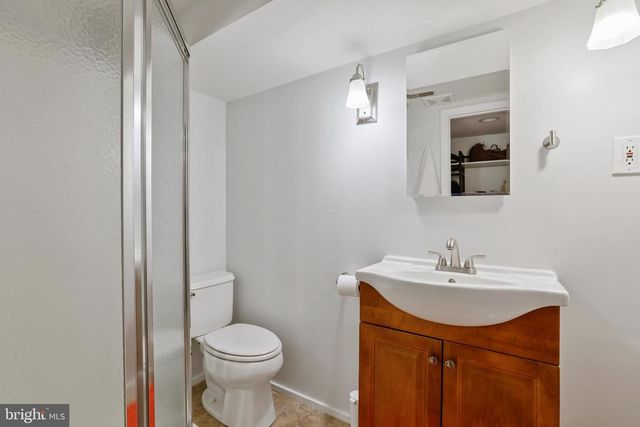 1215 33RD ST NW, Washington, DC 20007