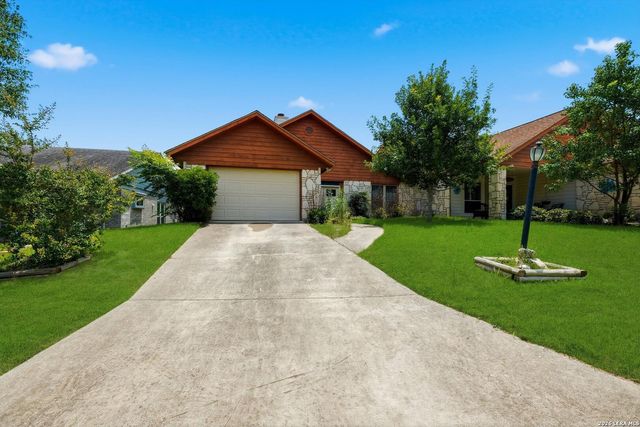 3813 Hunters Gln, Schertz, TX 78108