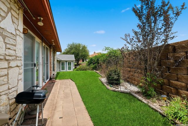 3813 Hunters Gln, Schertz, TX 78108