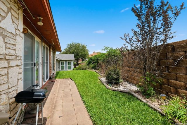 3813 Hunters Gln, Schertz, TX 78108