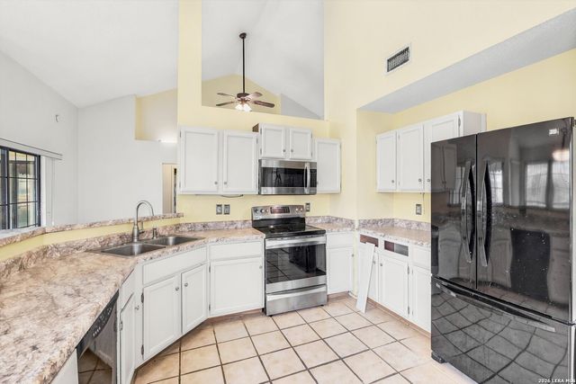 3813 Hunters Gln, Schertz, TX 78108