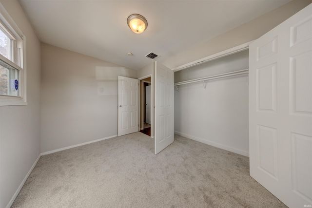 717 Thornberry Drive, Evansville, IN 47710