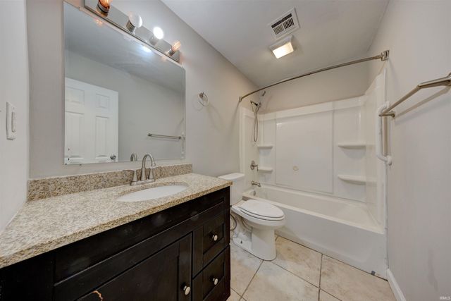 717 Thornberry Drive, Evansville, IN 47710