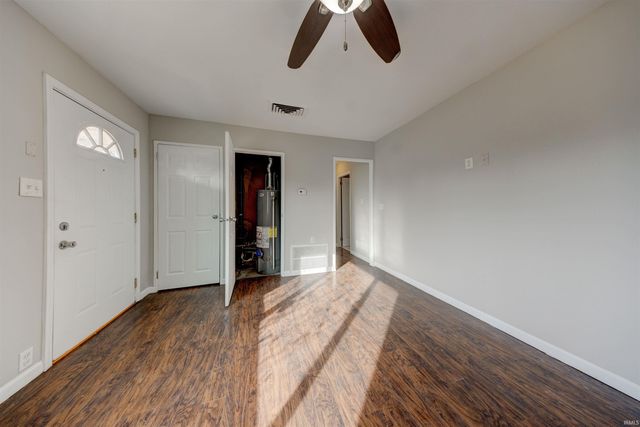 717 Thornberry Drive, Evansville, IN 47710