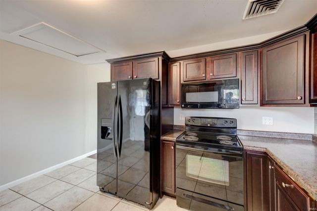 717 Thornberry Drive, Evansville, IN 47710