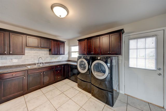 717 Thornberry Drive, Evansville, IN 47710