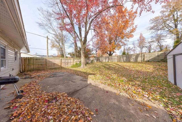 717 Thornberry Drive, Evansville, IN 47710