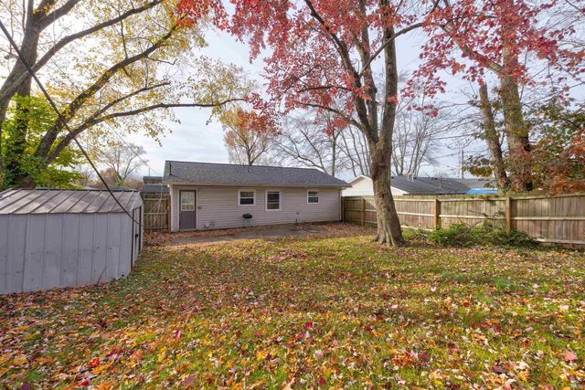 717 Thornberry Drive, Evansville, IN 47710