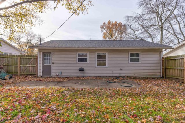 717 Thornberry Drive, Evansville, IN 47710