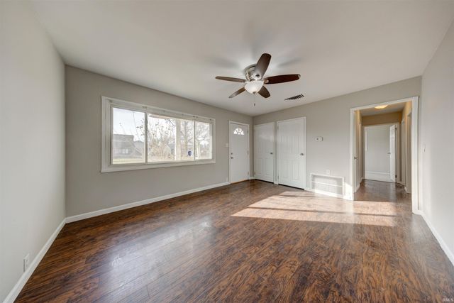 717 Thornberry Drive, Evansville, IN 47710