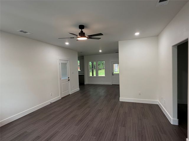 605 W Walker Street, Denison, TX 75020