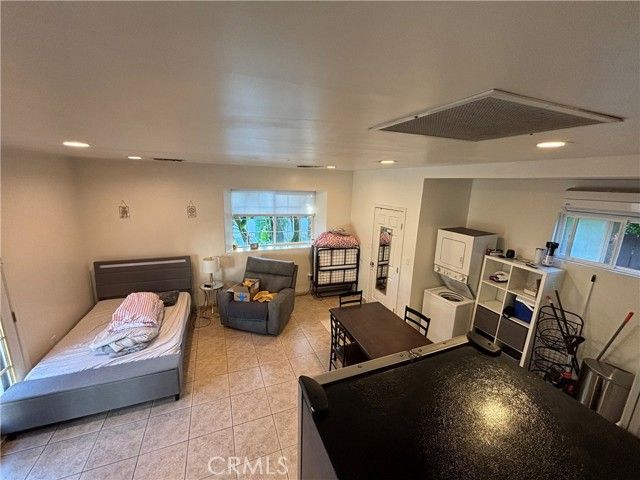 5658 Cahill Avenue, Tarzana (los Angeles), CA 91356