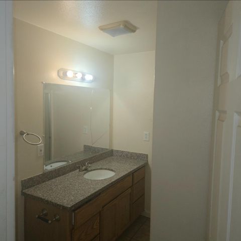 1112 Lassen Ave, Modesto, CA 95358