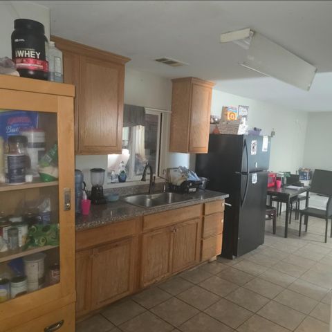 1112 Lassen Ave, Modesto, CA 95358