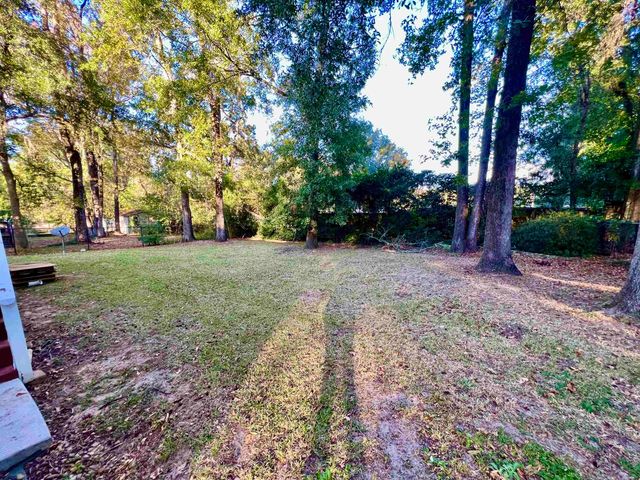 2925 Pontiac Drive, Tallahassee, FL 32301
