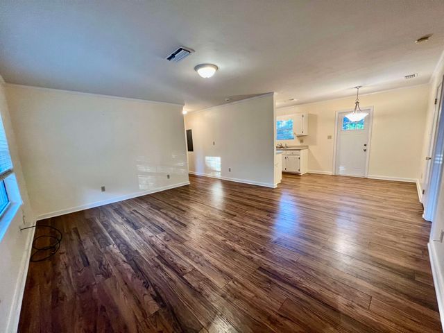 2925 Pontiac Drive, Tallahassee, FL 32301