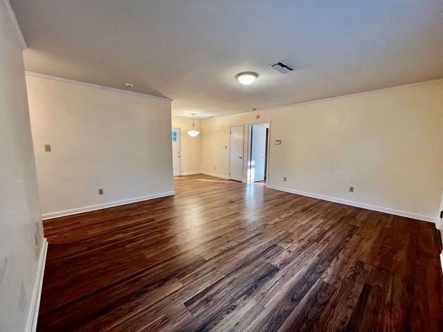 2925 Pontiac Drive, Tallahassee, FL 32301