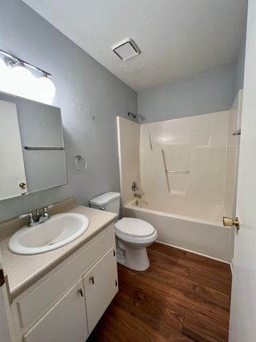 2925 Pontiac Drive, Tallahassee, FL 32301