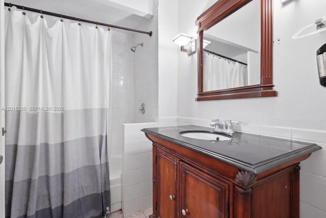 2426 SE 17th Cswy 303A, Fort Lauderdale, FL 33316
