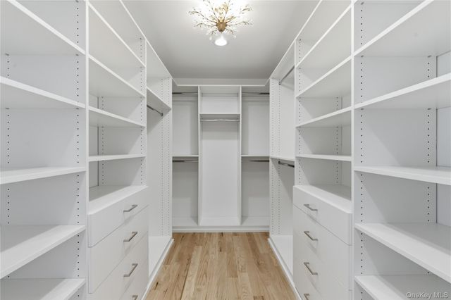 12 School House Lane, Syosset, NY 11791