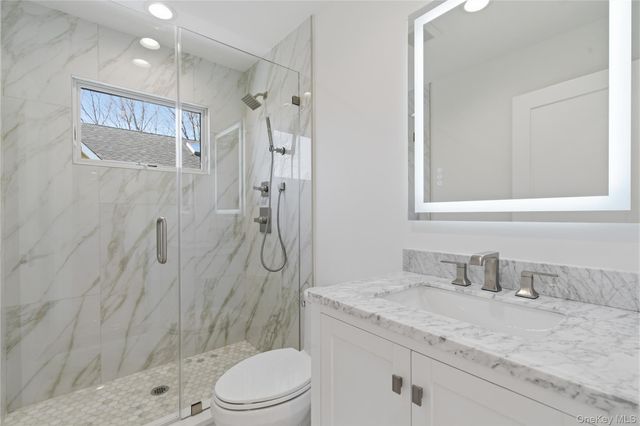 12 School House Lane, Syosset, NY 11791