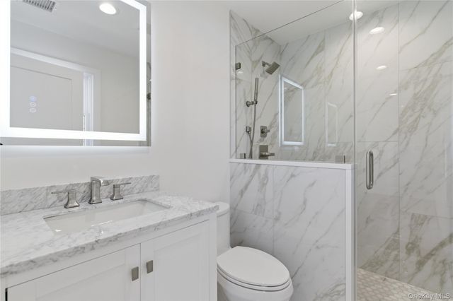 12 School House Lane, Syosset, NY 11791