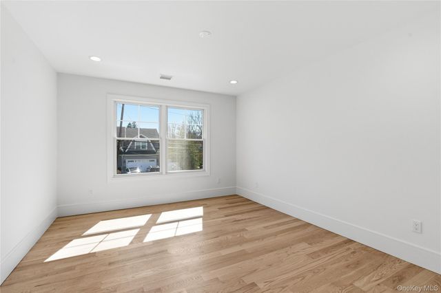 12 School House Lane, Syosset, NY 11791