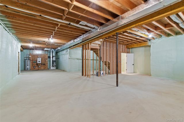 12 School House Lane, Syosset, NY 11791