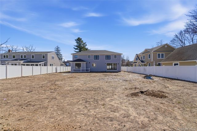 12 School House Lane, Syosset, NY 11791