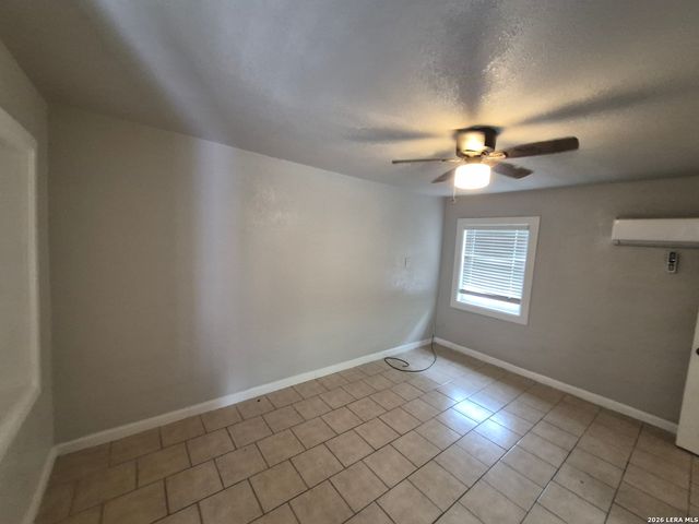 115 Caldwell St Apt 7, San Antonio, TX 78223
