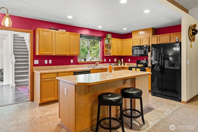 25418 52nd Avenue E, Graham, WA 98338