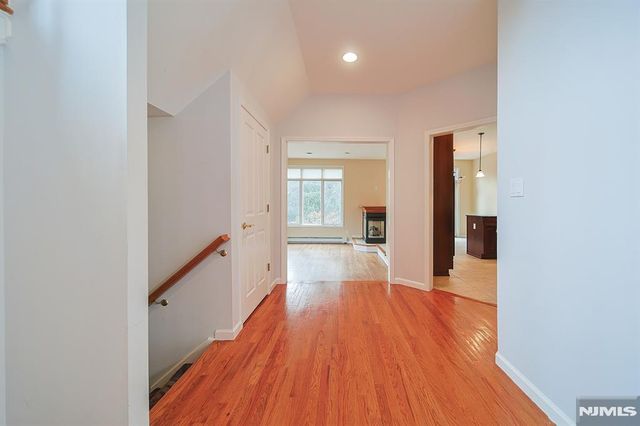 112 Winding Creek Way, Old Tappan, NJ 07675