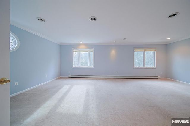 112 Winding Creek Way, Old Tappan, NJ 07675