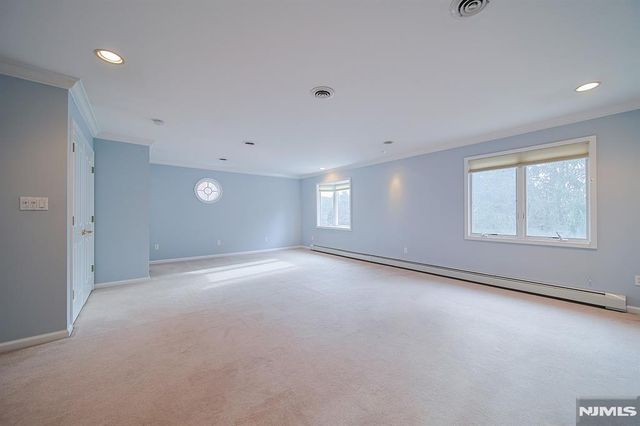 112 Winding Creek Way, Old Tappan, NJ 07675