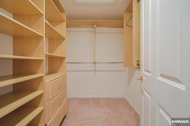 112 Winding Creek Way, Old Tappan, NJ 07675