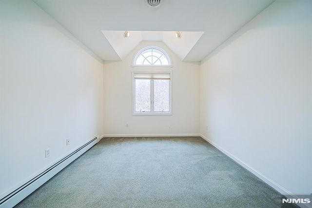 112 Winding Creek Way, Old Tappan, NJ 07675