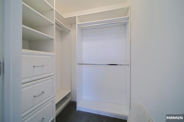 112 Winding Creek Way, Old Tappan, NJ 07675