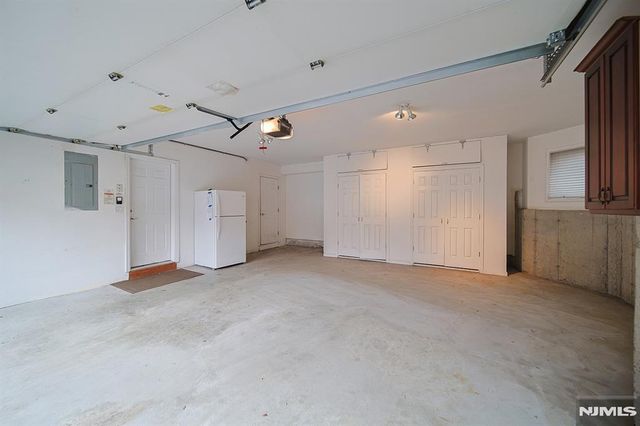 112 Winding Creek Way, Old Tappan, NJ 07675