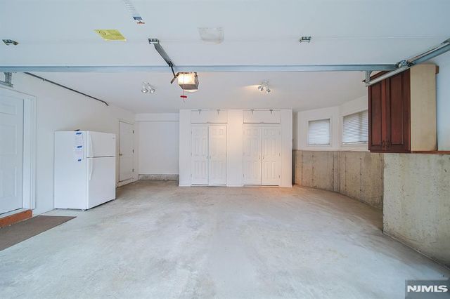 112 Winding Creek Way, Old Tappan, NJ 07675