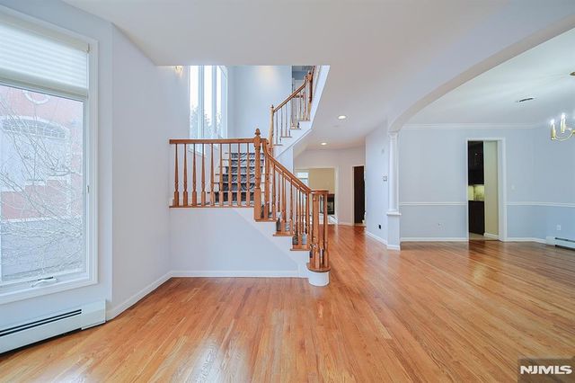 112 Winding Creek Way, Old Tappan, NJ 07675